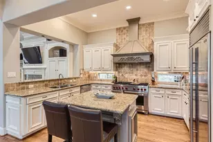 2390 W 8th St, Austin, TX 78703 - Photo 13