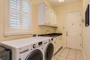 2390 W 8th St, Austin, TX 78703 - Photo 29