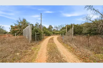 521 Paint Creek South Road, Paige, TX 78659 - Photo 9