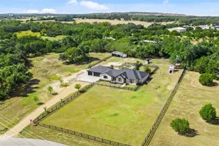 213 Beauchamp Rd, Dripping Springs, TX 78620 - Photo 3