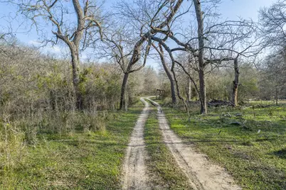 1144 Treetop Lane, Luling, TX 78648 - Photo 31