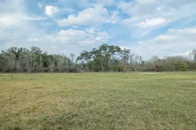 1144 Treetop Lane, Luling, TX 78648 - Photo 13