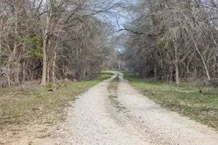 1144 Treetop Ln, Luling, TX 78648 - Photo 1