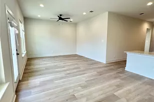 105 Zayd Ct, Jarrell, TX 76537 - Photo 5