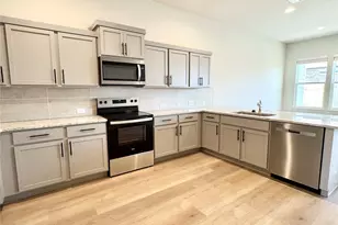 105 Zayd Ct, Jarrell, TX 76537 - Photo 11