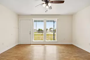 240 Park Meadow Dr, Jarrell, TX 76537 - Photo 7