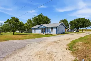 240 Park Meadow Dr, Jarrell, TX 76537 - Photo 1