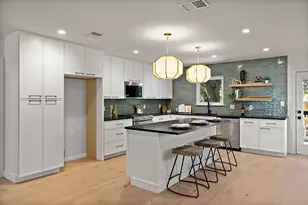 8102 Burrell Dr, Austin, TX 78757 - Photo 3