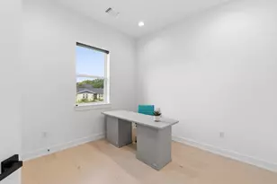 3304 E 17th St, Austin, TX 78721 - Photo 25