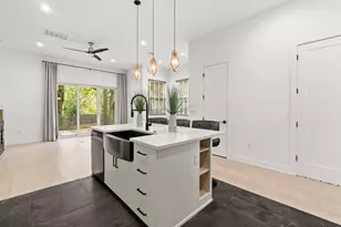 3304 E 17th St, Austin, TX 78721 - Photo 15
