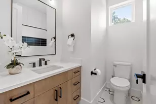 3304 E 17th St, Austin, TX 78721 - Photo 25