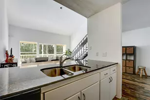 1818 S Lakeshore Blvd, Austin, TX 78741 - Photo 5