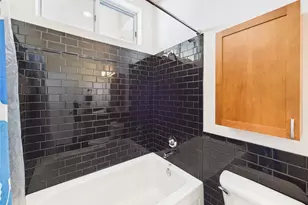 2401 E 6th St, Austin, TX 78702 - Photo 17