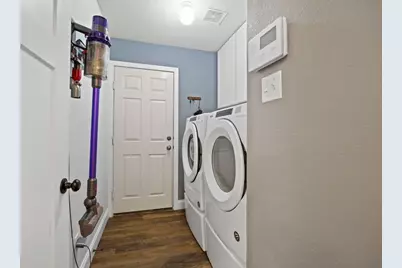 401 Wiltshire Drive, Hutto, TX 78634 - Photo 33