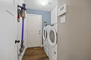 401 Wiltshire Dr, Hutto, TX 78634 - Photo 33