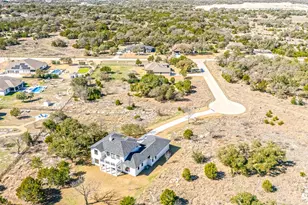 105 Rocky Summit Ct, Spicewood, TX 78669 - Photo 5