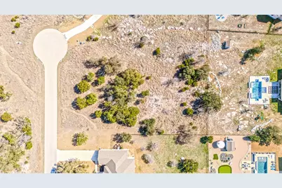 105 Rocky Summit Court, Spicewood, TX 78669 - Photo 9