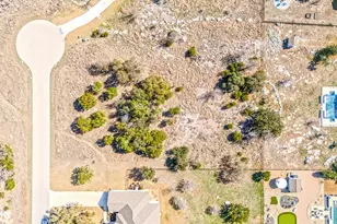 105 Rocky Summit Ct, Spicewood, TX 78669 - Photo 9