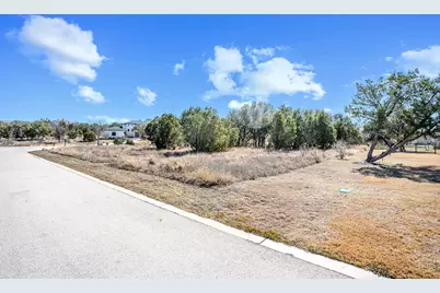 105 Rocky Summit Court, Spicewood, TX 78669 - Photo 11