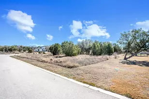 105 Rocky Summit Ct, Spicewood, TX 78669 - Photo 11