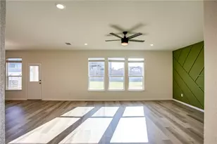 545 Ayinger Ln, Austin, TX 78728 - Photo 5