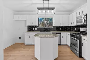 2101 Boxwood Path, Round Rock, TX 78664 - Photo 3