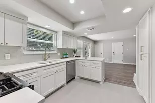 2011 Malvern Hill Dr, Austin, TX 78745 - Photo 9