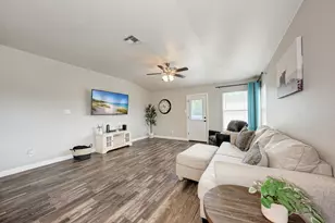 311 Creek Ledge Dr, Hutto, TX 78634 - Photo 17
