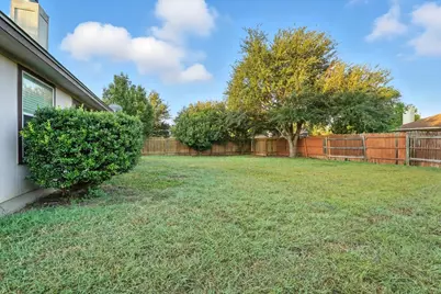 6001 Andross Court, Hutto, TX 78634 - Photo 17