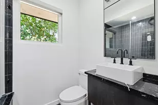 3004 Fontana Dr, Austin, TX 78704 - Photo 11