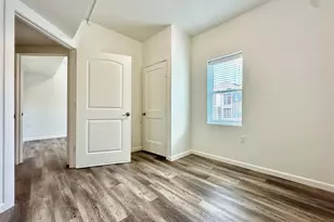 911 W 22nd St, Austin, TX 78705 - Photo 7