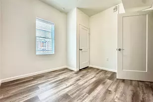 911 W 22nd St, Austin, TX 78705 - Photo 9