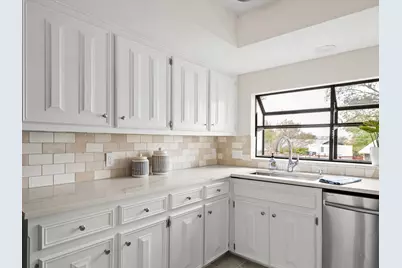 10404 Spicewood Mesa, Austin, TX 78759 - Photo 11