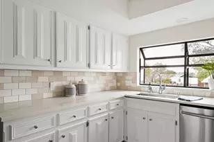 10404 Spicewood Mesa, Austin, TX 78759 - Photo 11