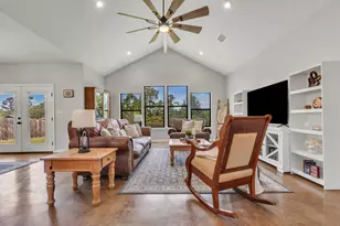 329 Kaanapali Ln, Bastrop, TX 78602 - Photo 17