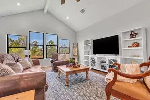 329 Kaanapali Ln, Bastrop, TX 78602 - Photo 11