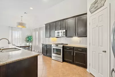21005 Haddington Cove, Hutto, TX 78634 - Photo 9