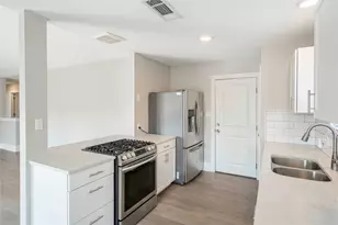 5101 Wayborne Hill Dr, Austin, TX 78723 - Photo 13