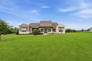 301 Wonderstruck, Liberty Hill, TX 78642 - Photo 3