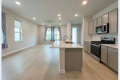 8311 Springsteen Drive #318, Austin, TX 78744 - Photo 5