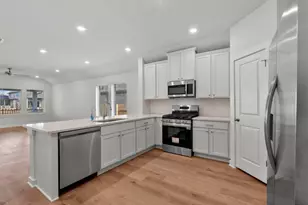 517 Bloomington Loop, Hutto, TX 78634 - Photo 15