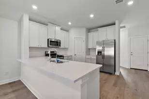 517 Bloomington Loop, Hutto, TX 78634 - Photo 3