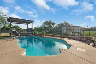 407 Windmill Rd, Burnet, TX 78611 - Photo 5