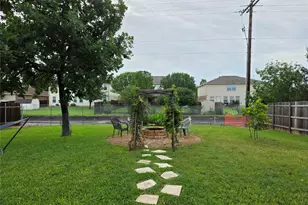 4017 Kerley Ct, Hutto, TX 78634 - Photo 25