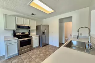 7817 Marble Ridge Dr, Austin, TX 78747 - Photo 17