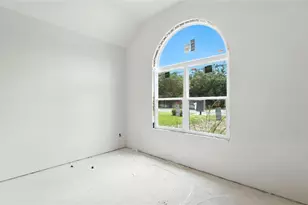 301 Live Oak St, Gonzales, TX 78629 - Photo 9