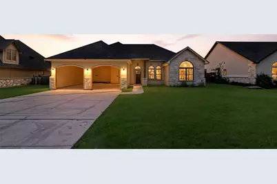 301 Live Oak Street, Gonzales, TX 78629 - Photo 1