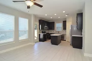 2921 Bond Dr, Austin, TX 78741 - Photo 3