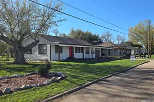 305 N 5th St, Thorndale, TX 76577 - Photo 1