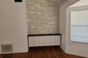 305 N 5th St, Thorndale, TX 76577 - Photo 7